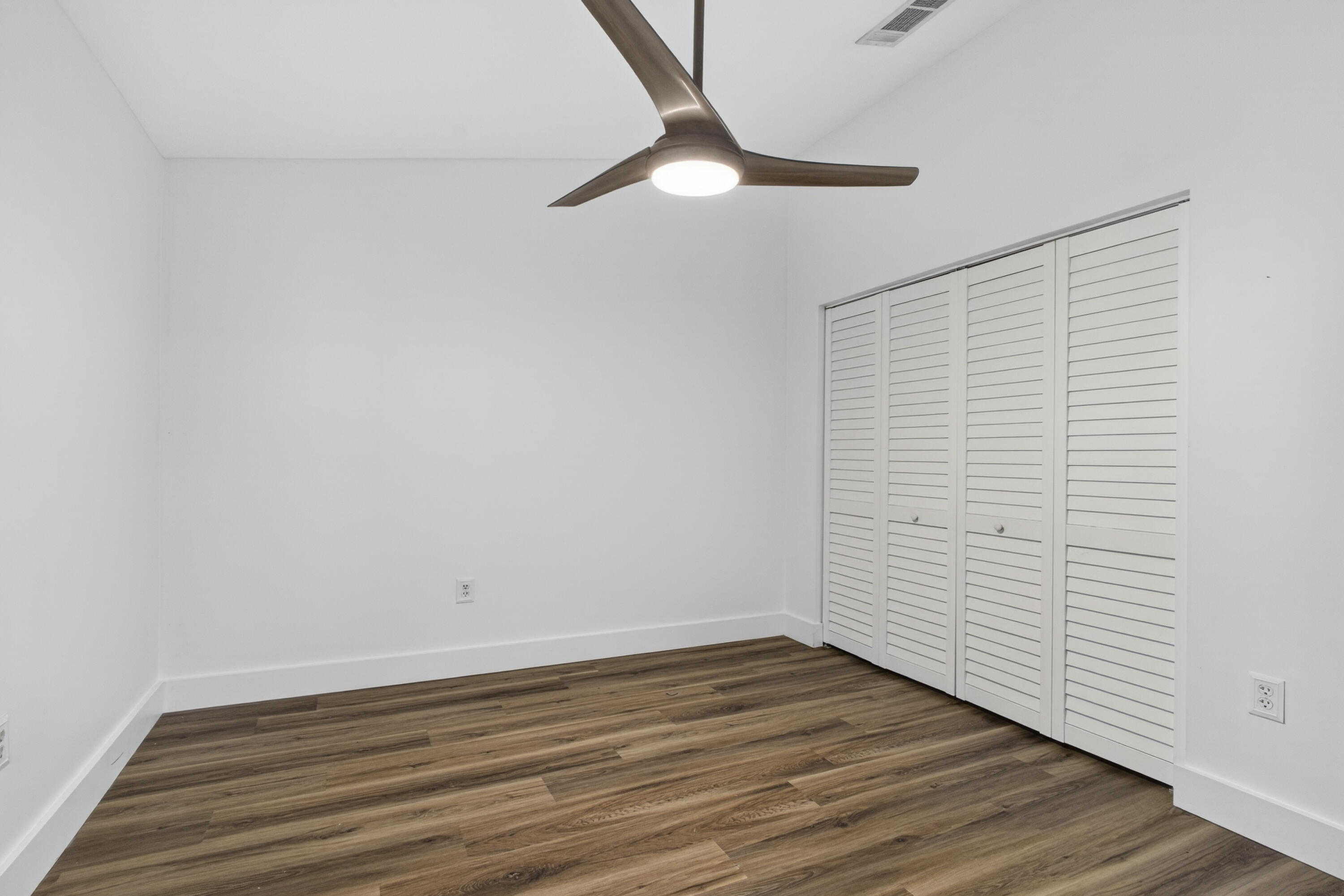 SHEFFIELD WOODS AT WELLINGTON CONDO - Residential