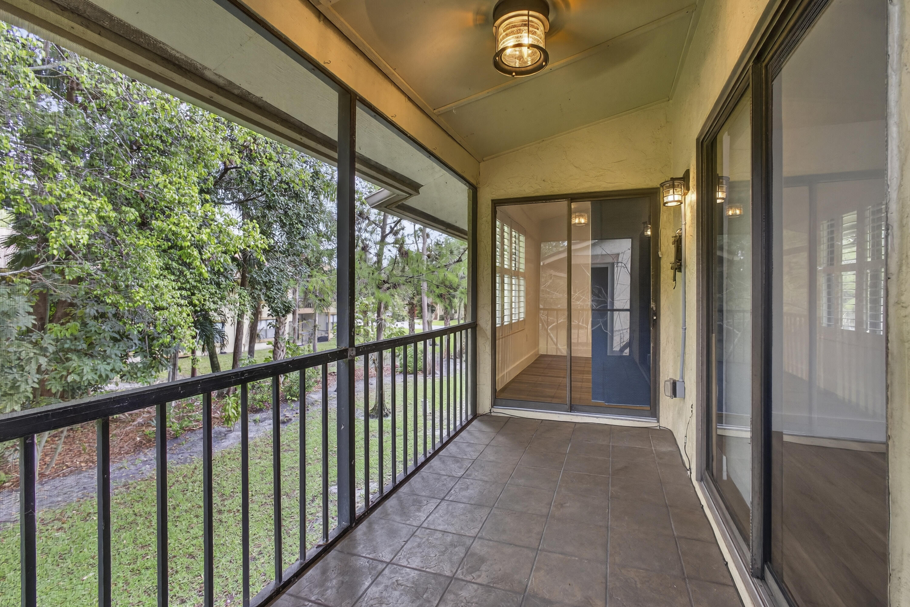 SHEFFIELD WOODS AT WELLINGTON CONDO - Residential