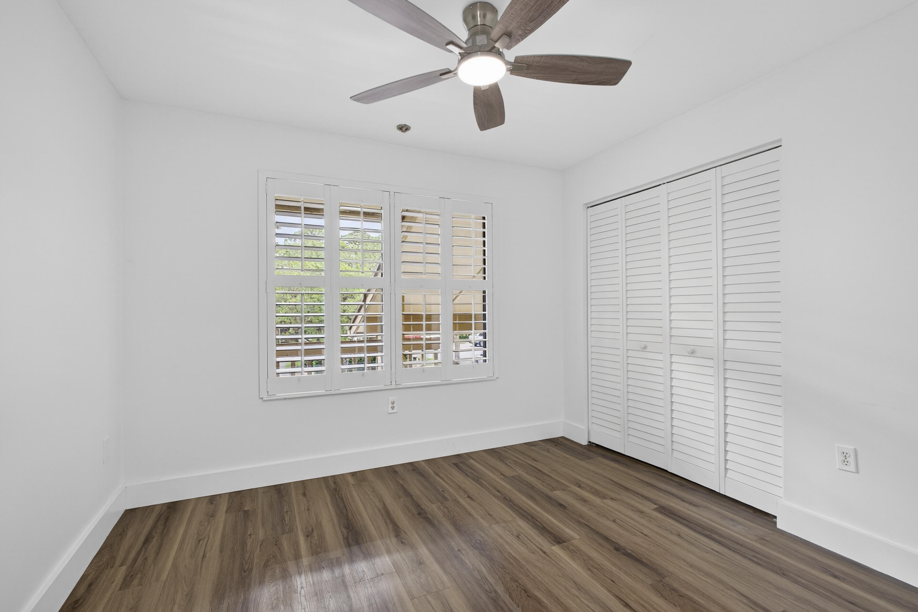 SHEFFIELD WOODS AT WELLINGTON CONDO - Residential