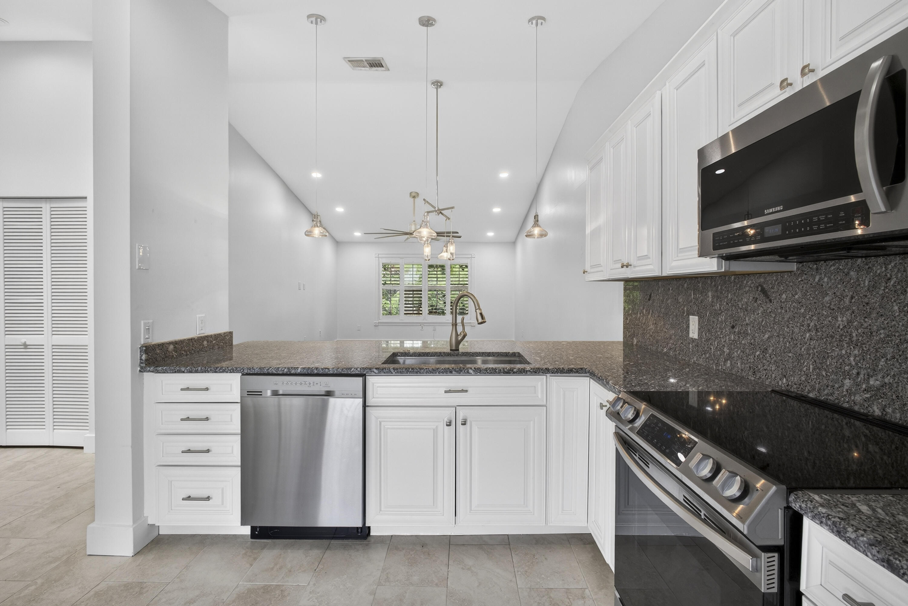 SHEFFIELD WOODS AT WELLINGTON CONDO - Residential