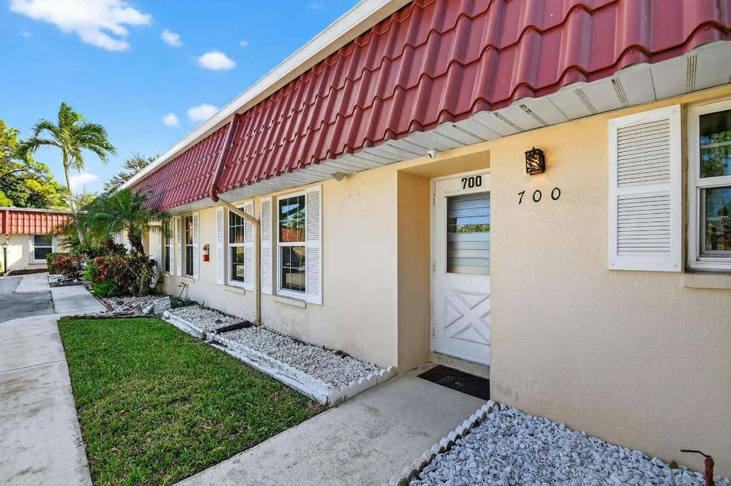 Photo of 700 Marlboro Oval Oval, Lake Worth, FL 33467 (MLS # R11141441)