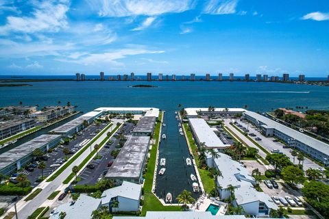 Photo of 129 Lehane Terrace #133, North Palm Beach, FL 33408 (MLS # B26044578)