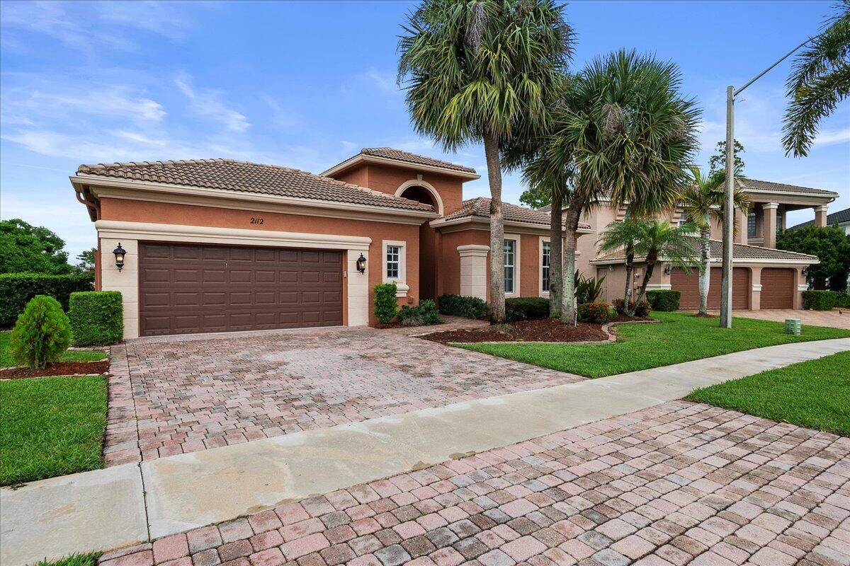 2112 Bellcrest Court
