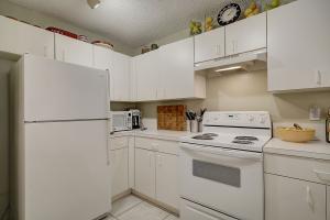 CRYSTAL LAKE VILLAGE - Residential