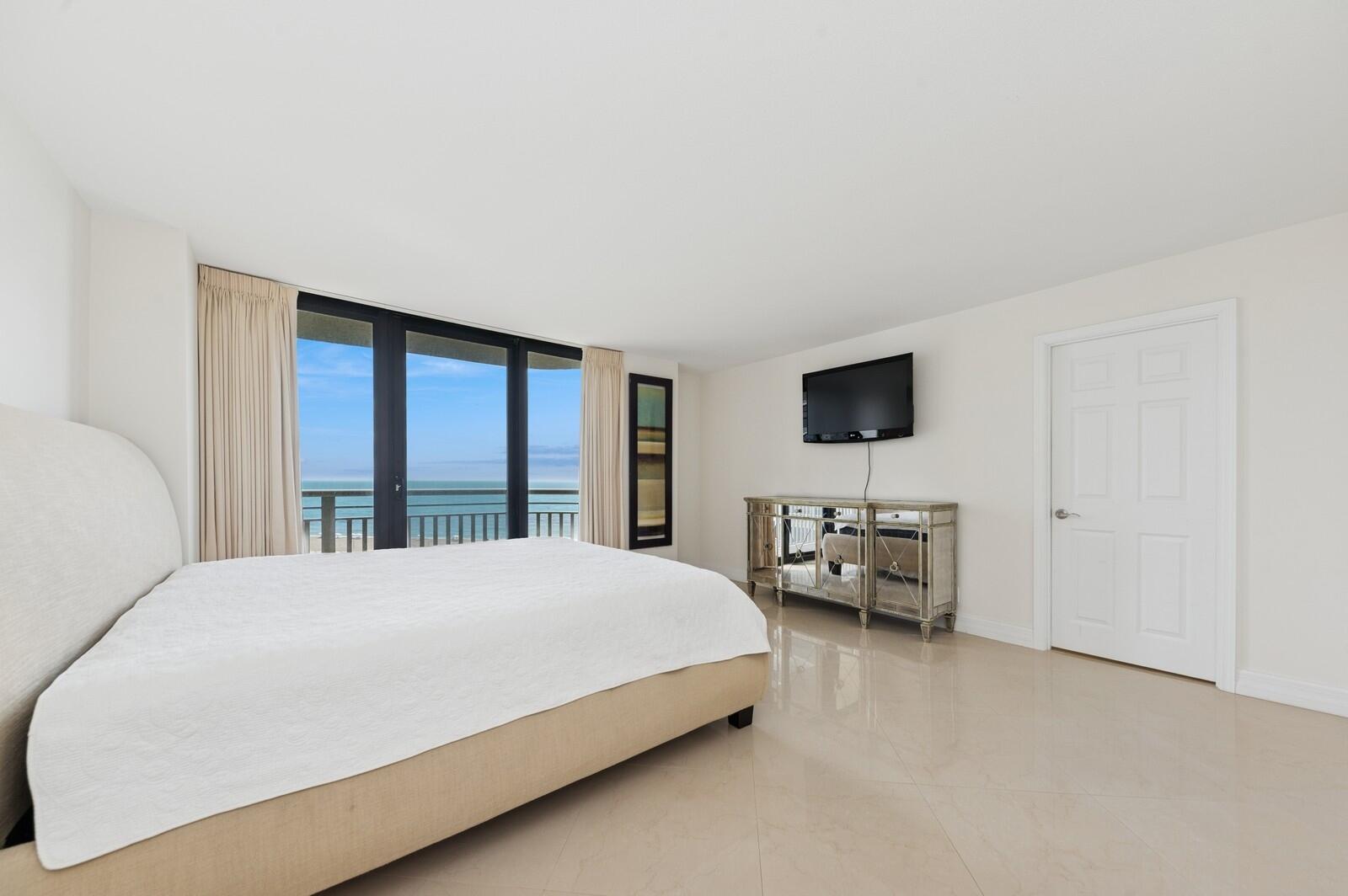 TIARA CONDO - Residential