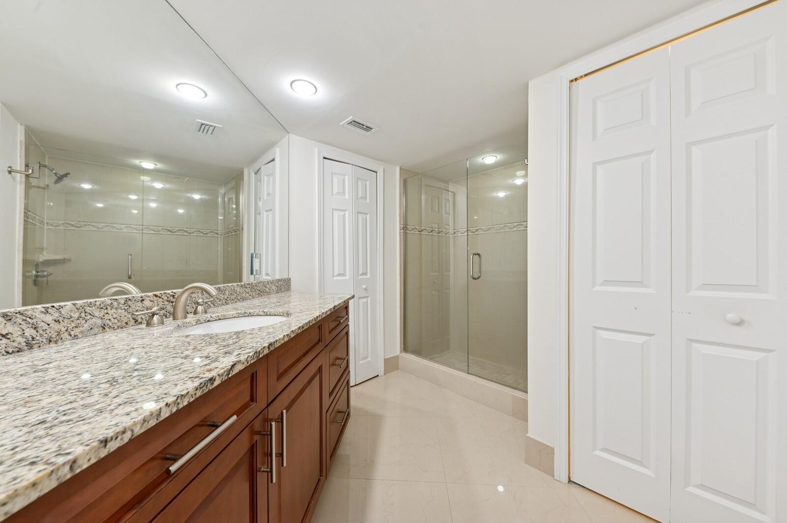 TIARA CONDO - Residential