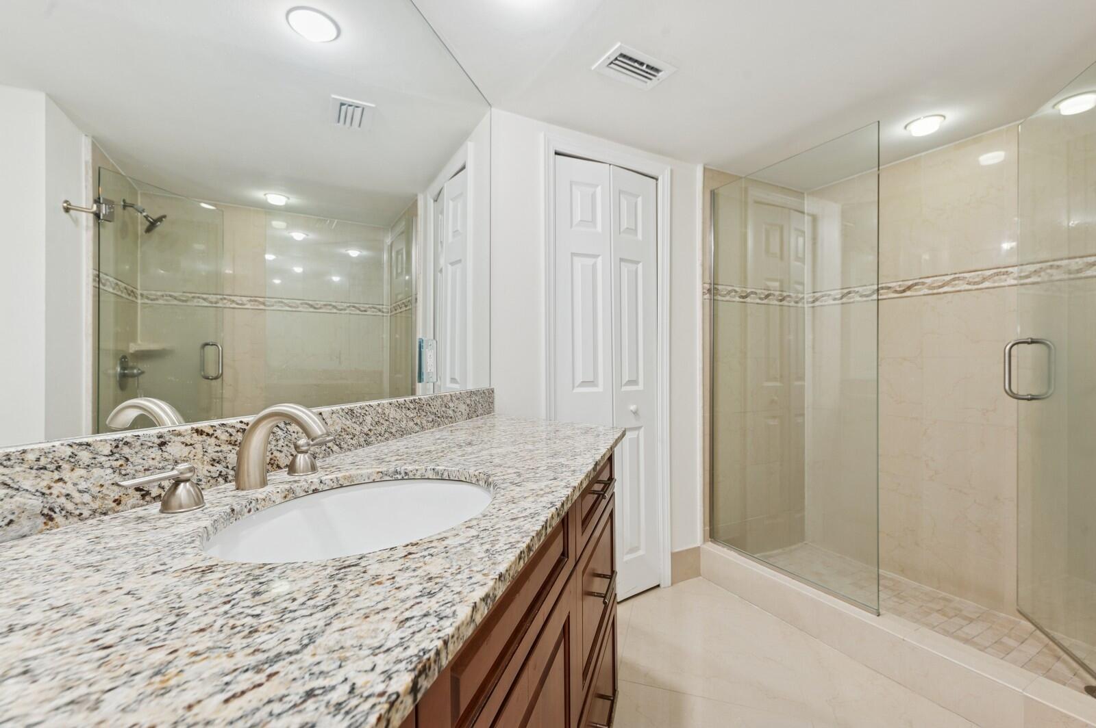 TIARA CONDO - Residential