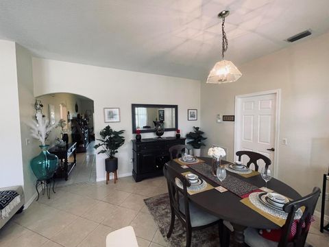 Single Family Residence in Port St Lucie FL 510 Cortina Lane Ln 8.jpg