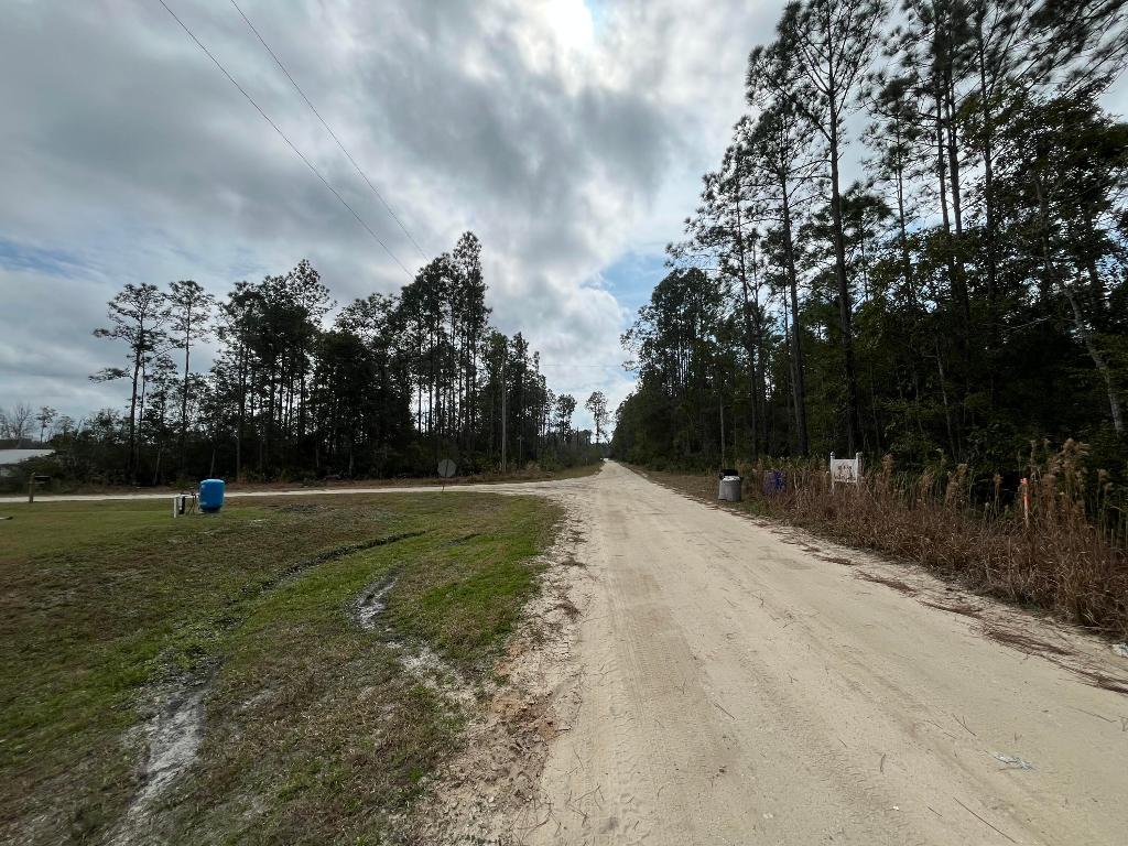 INTERLACHEN LAKES ESTATES - Land