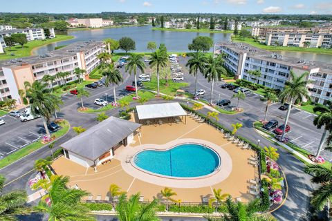 Condominium in Boca Raton FL 3017 Cornwall A 13.jpg