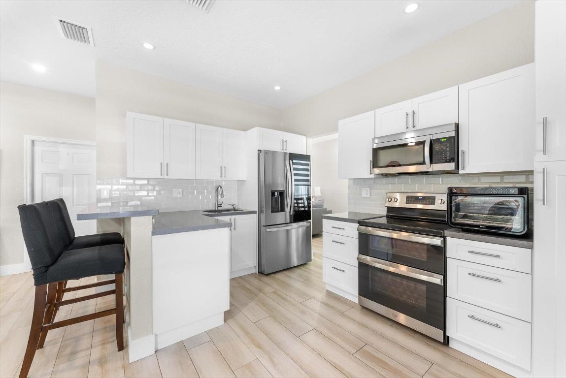 Eagle's Cay - Residential