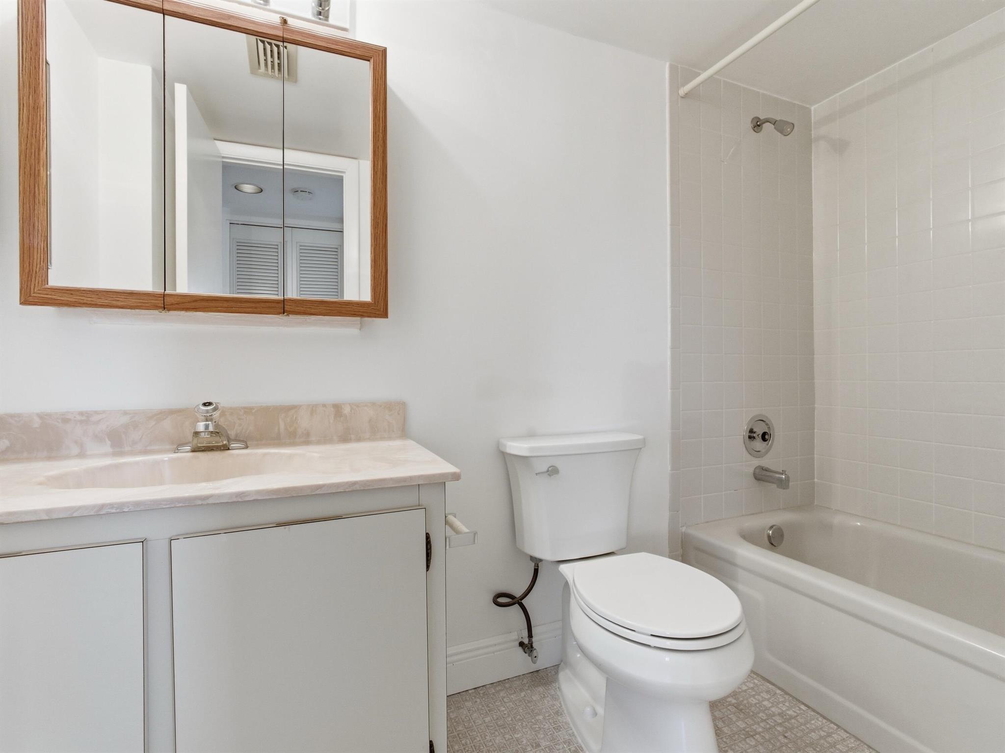 HUNTINGTON LAKES SEC ONE - Residential