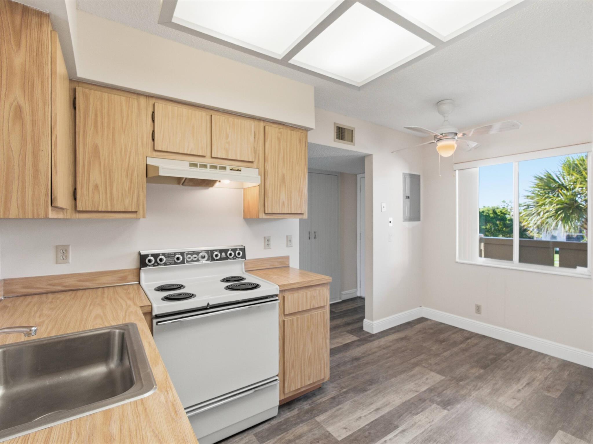 HUNTINGTON LAKES SEC ONE - Residential