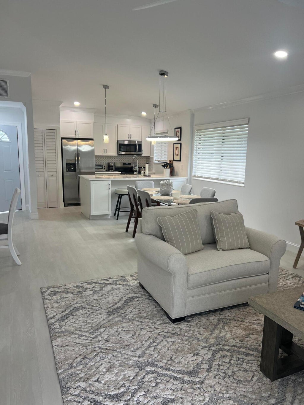 Photo of 106 Club Drive, Palm Beach Gardens, FL 33418 (MLS # R11022608)