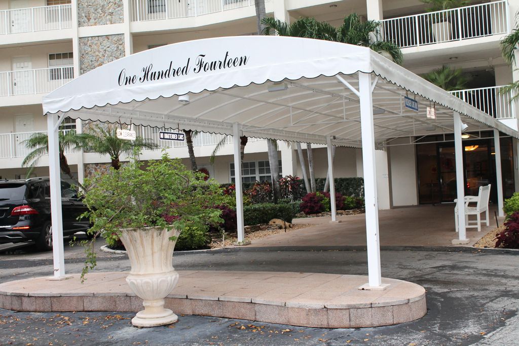 Photo of 3507 Oaks Way #603, Pompano Beach, FL 33069 (MLS # R11014417)