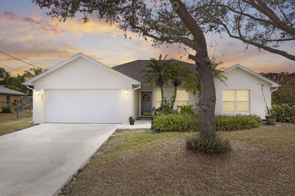 Photo of 6942 NW Hershy Circle, Port Saint Lucie, FL 34983 (MLS # R11159947)