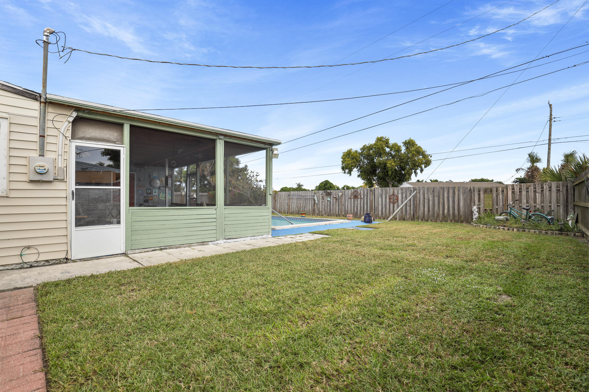 PALM BEACH SQUARE UNIT 5 - Residential Lease