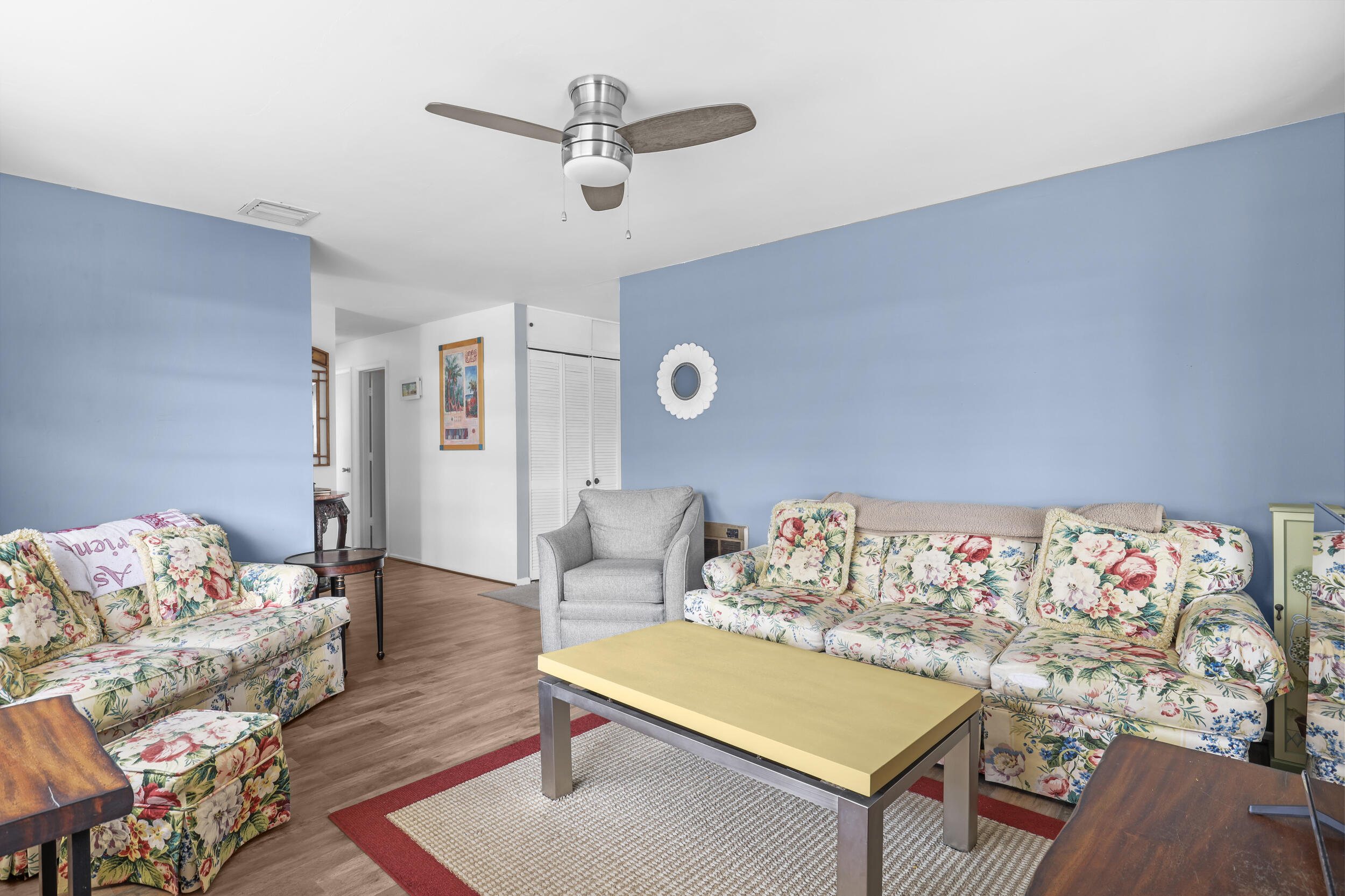 PALM BEACH SQUARE UNIT 5 - Residential Lease