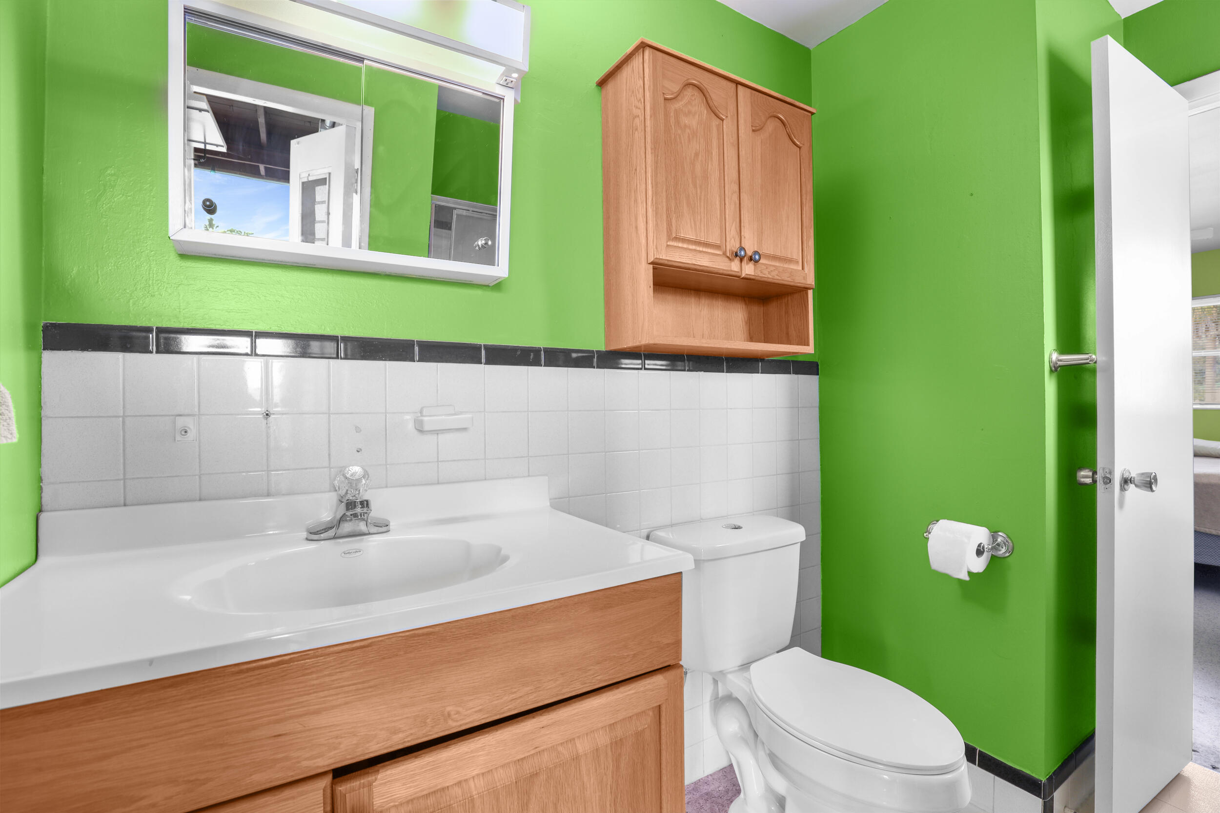 PALM BEACH SQUARE UNIT 5 - Residential Lease