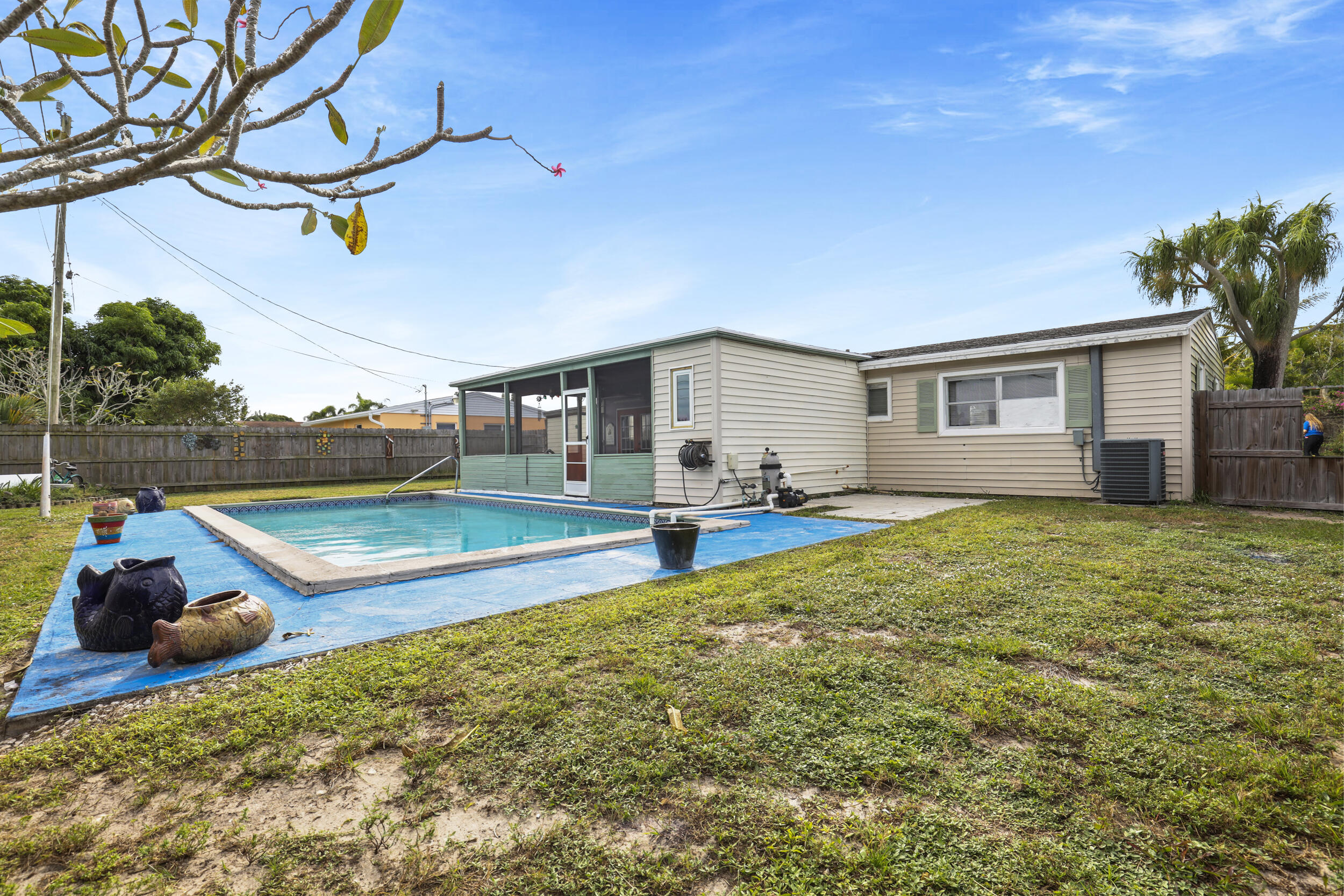 PALM BEACH SQUARE UNIT 5 - Residential Lease