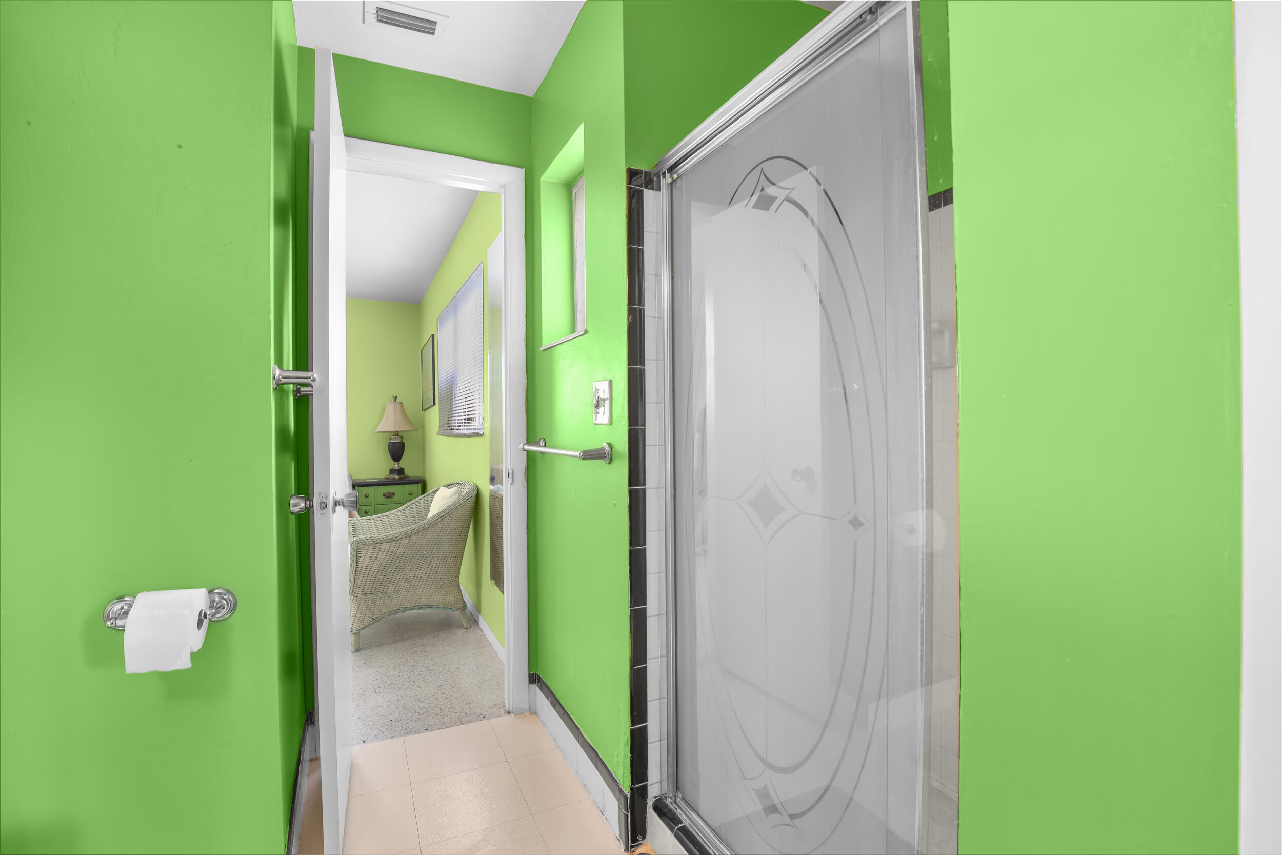 PALM BEACH SQUARE UNIT 5 - Residential Lease