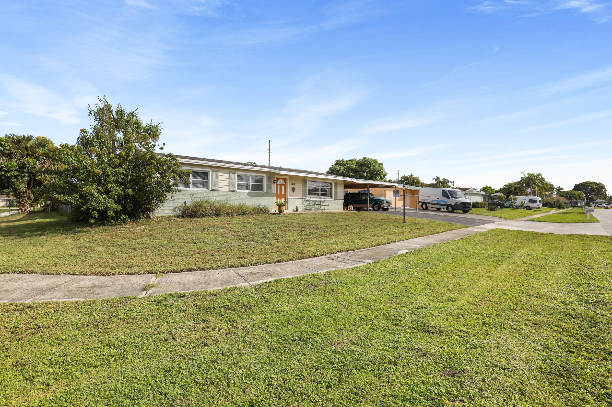 PALM BEACH SQUARE UNIT 5 - Residential Lease