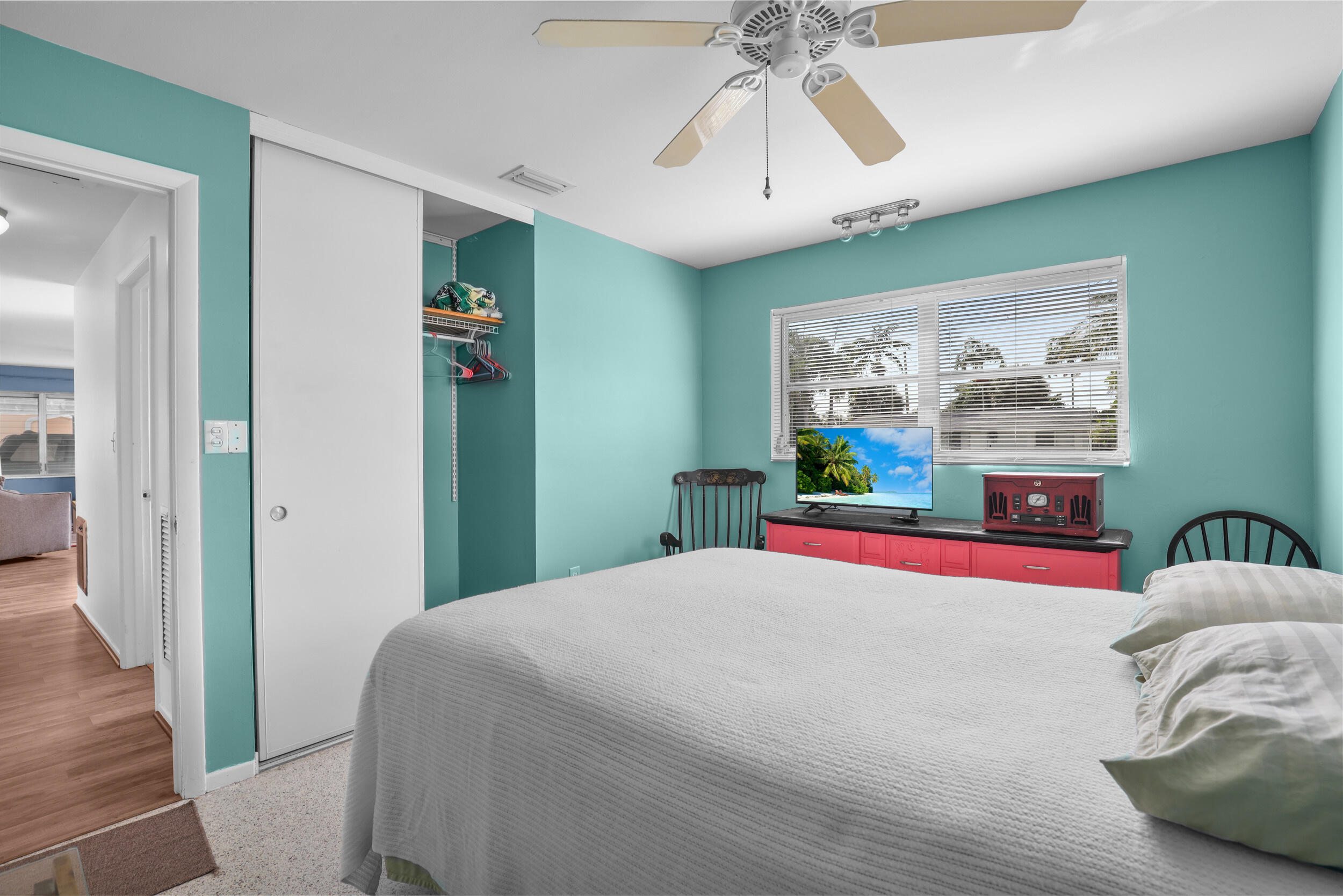 PALM BEACH SQUARE UNIT 5 - Residential Lease