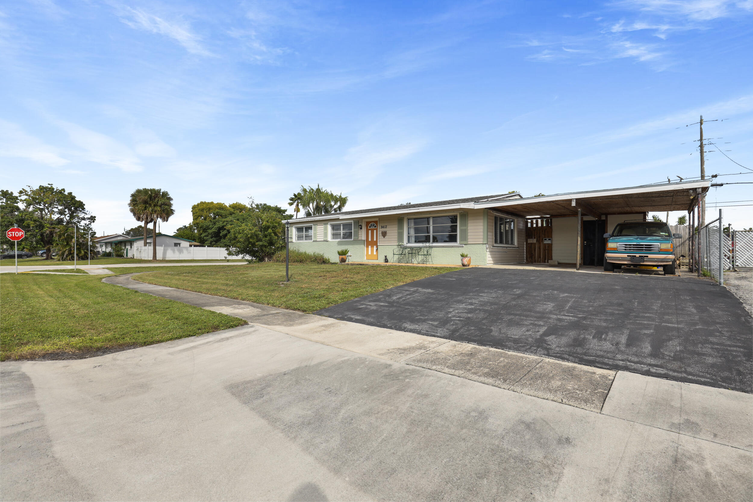 PALM BEACH SQUARE UNIT 5 - Residential Lease