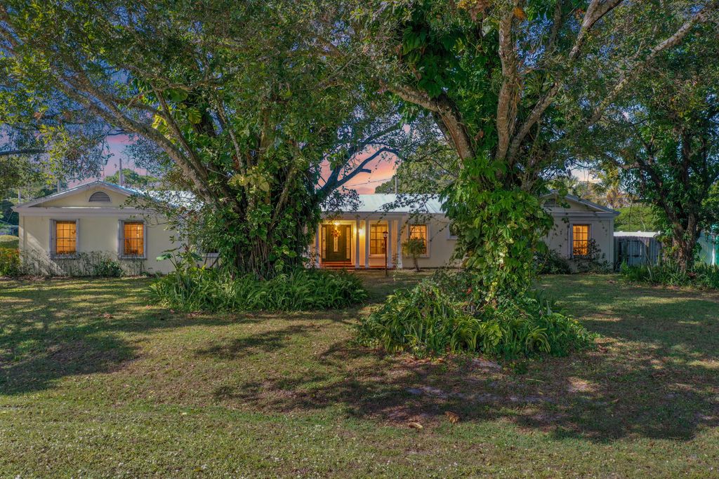Photo of 2717 Sunrise Boulevard, Fort Pierce, FL 34982 (MLS # R11144879)