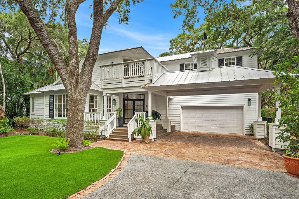 Photo of 2605 Natures Way, Palm Beach Gardens, FL 33410 (MLS # B26013387)