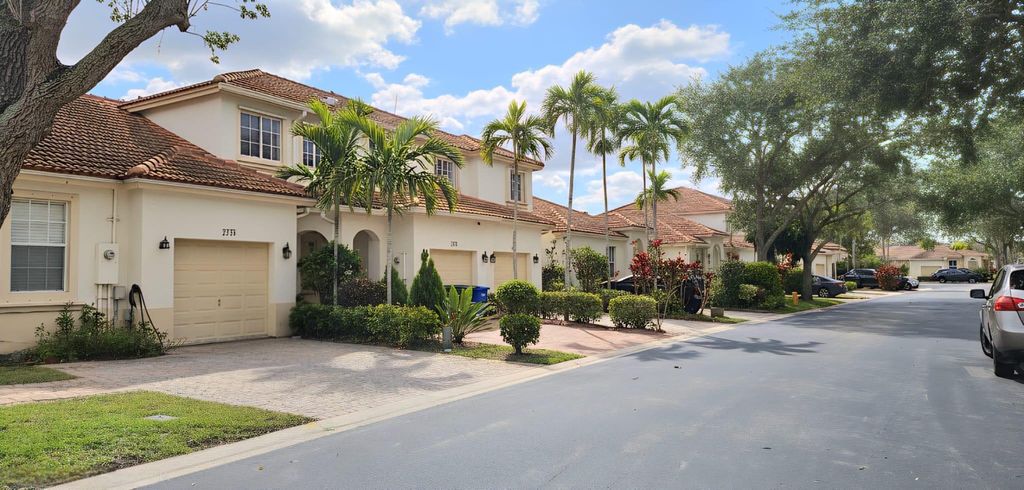 Photo of 1723 NW 78th Way #1723, Pembroke Pines, FL 33024 (MLS # F10549903)