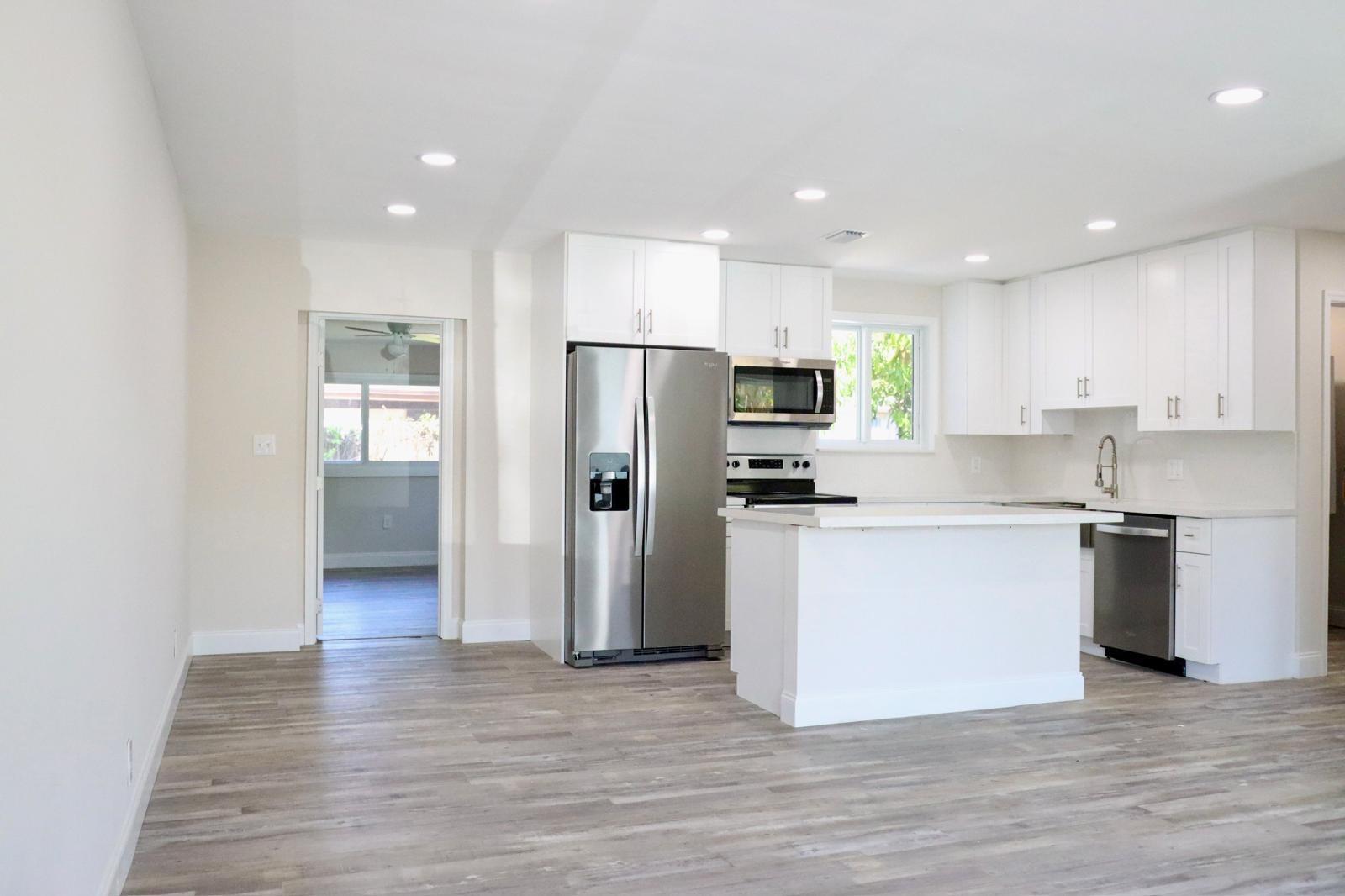 Broadview Country Club Es - Residential