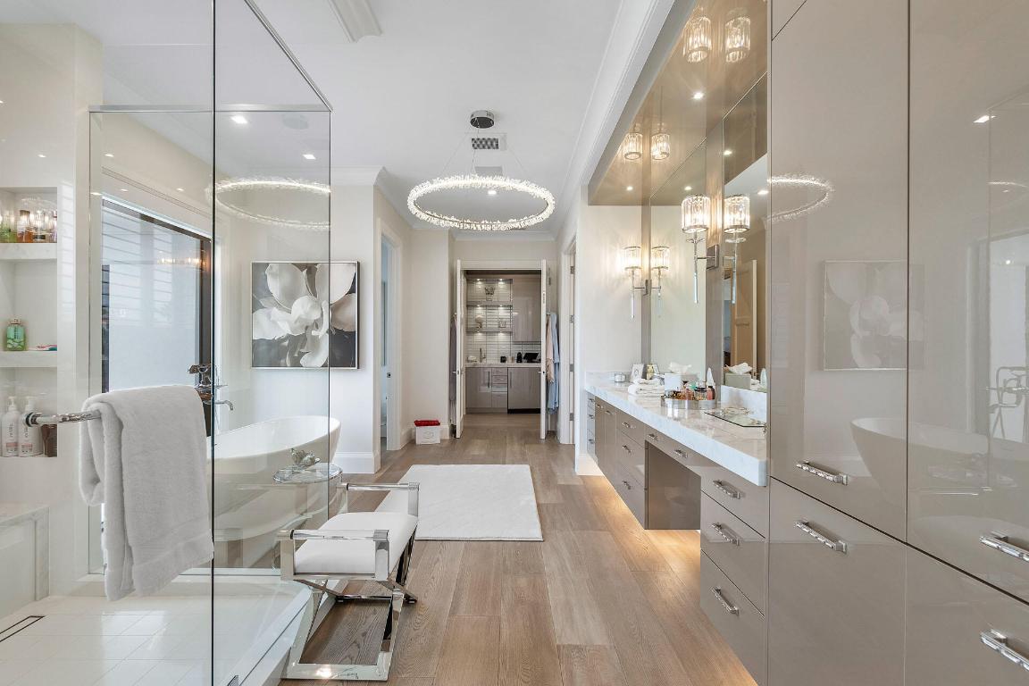 ROYAL PALM YACHT & COUNTRY CLUB - Residential