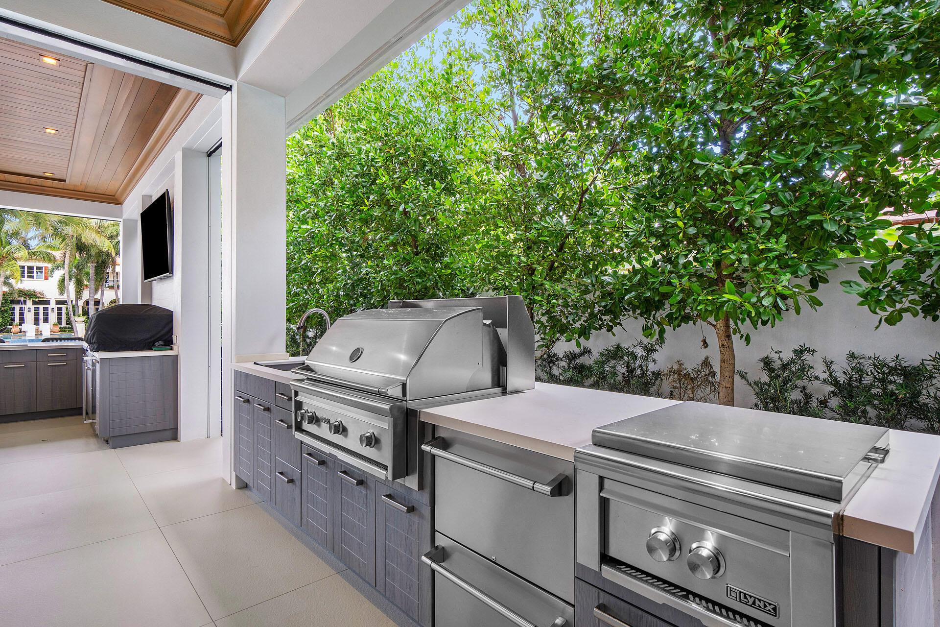 ROYAL PALM YACHT & COUNTR - Residential