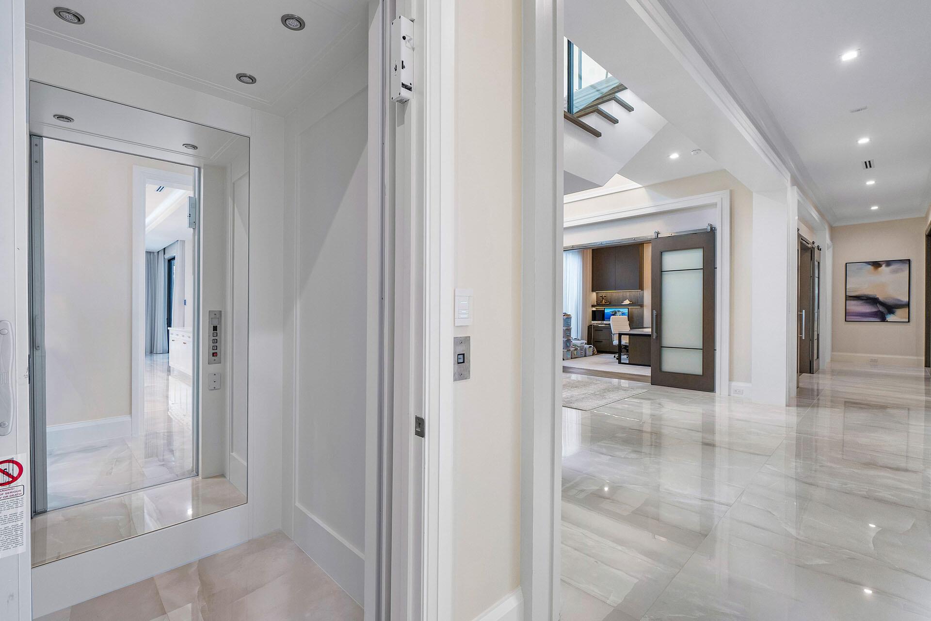 ROYAL PALM YACHT & COUNTR - Residential