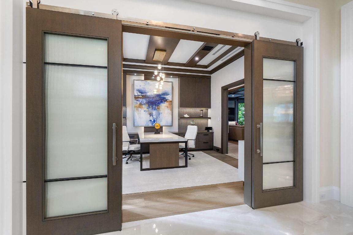 ROYAL PALM YACHT & COUNTRY CLUB - Residential