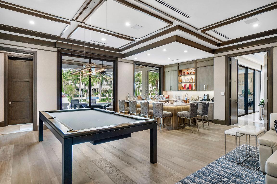 ROYAL PALM YACHT & COUNTRY CLUB - Residential