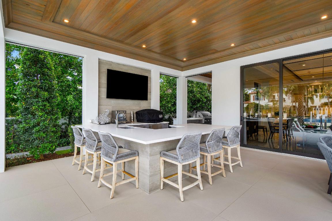 ROYAL PALM YACHT & COUNTRY CLUB - Residential