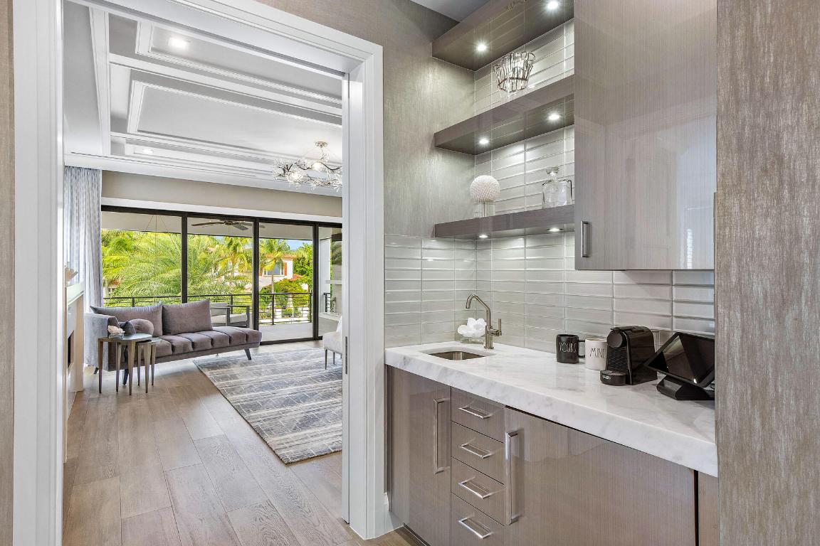 ROYAL PALM YACHT & COUNTRY CLUB - Residential