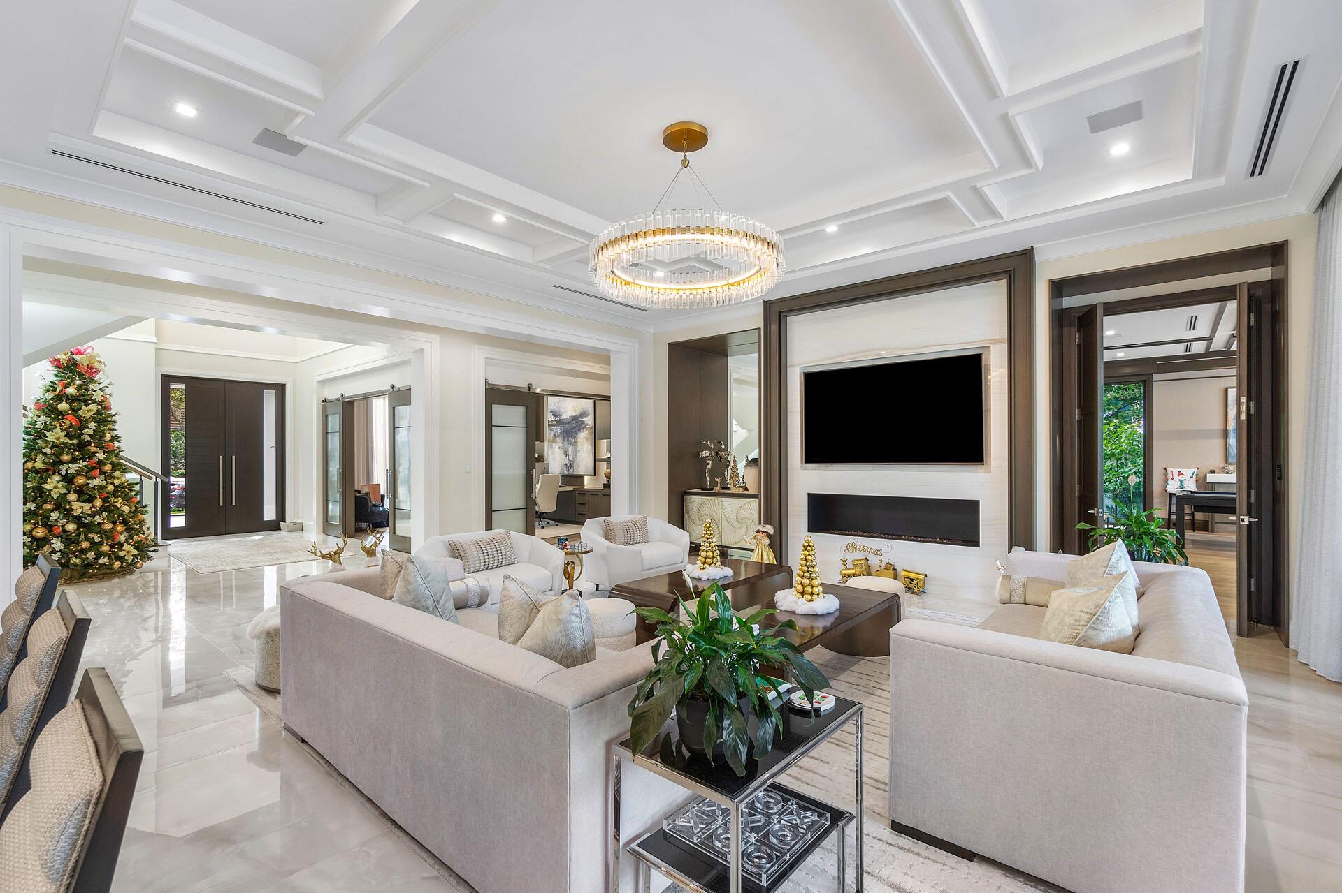 ROYAL PALM YACHT & COUNTR - Residential