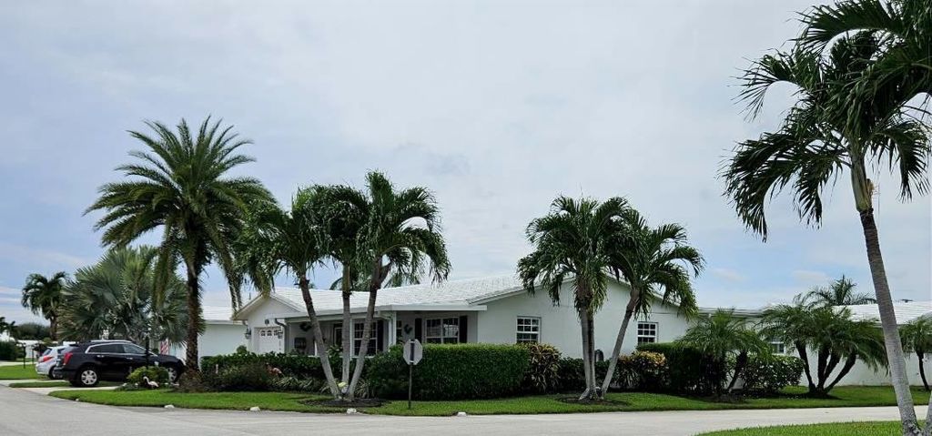 Photo of 1101 SW 16th Street, Boynton Beach, FL 33426 (MLS # F10556297)