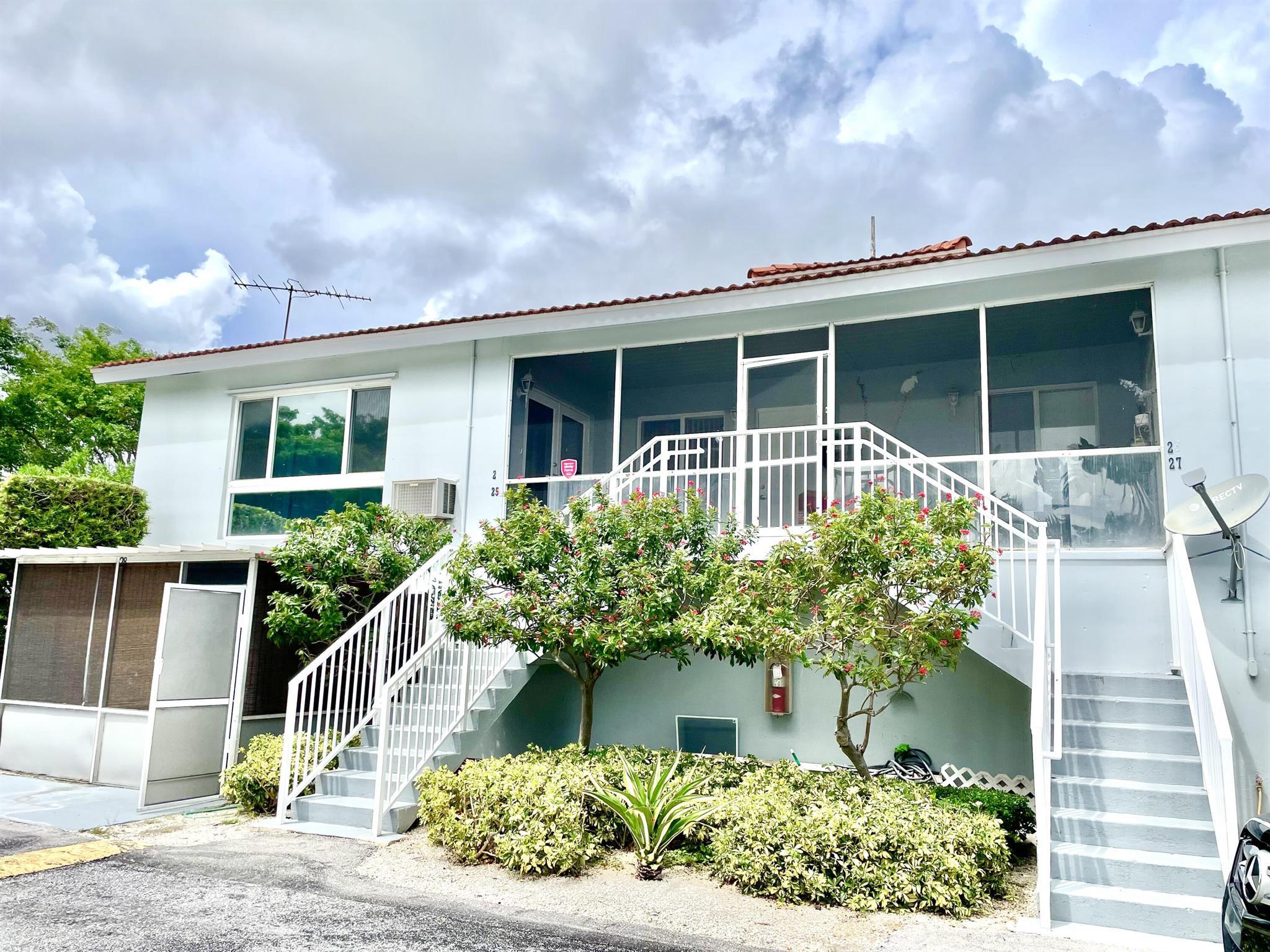 431 W Camino Real
