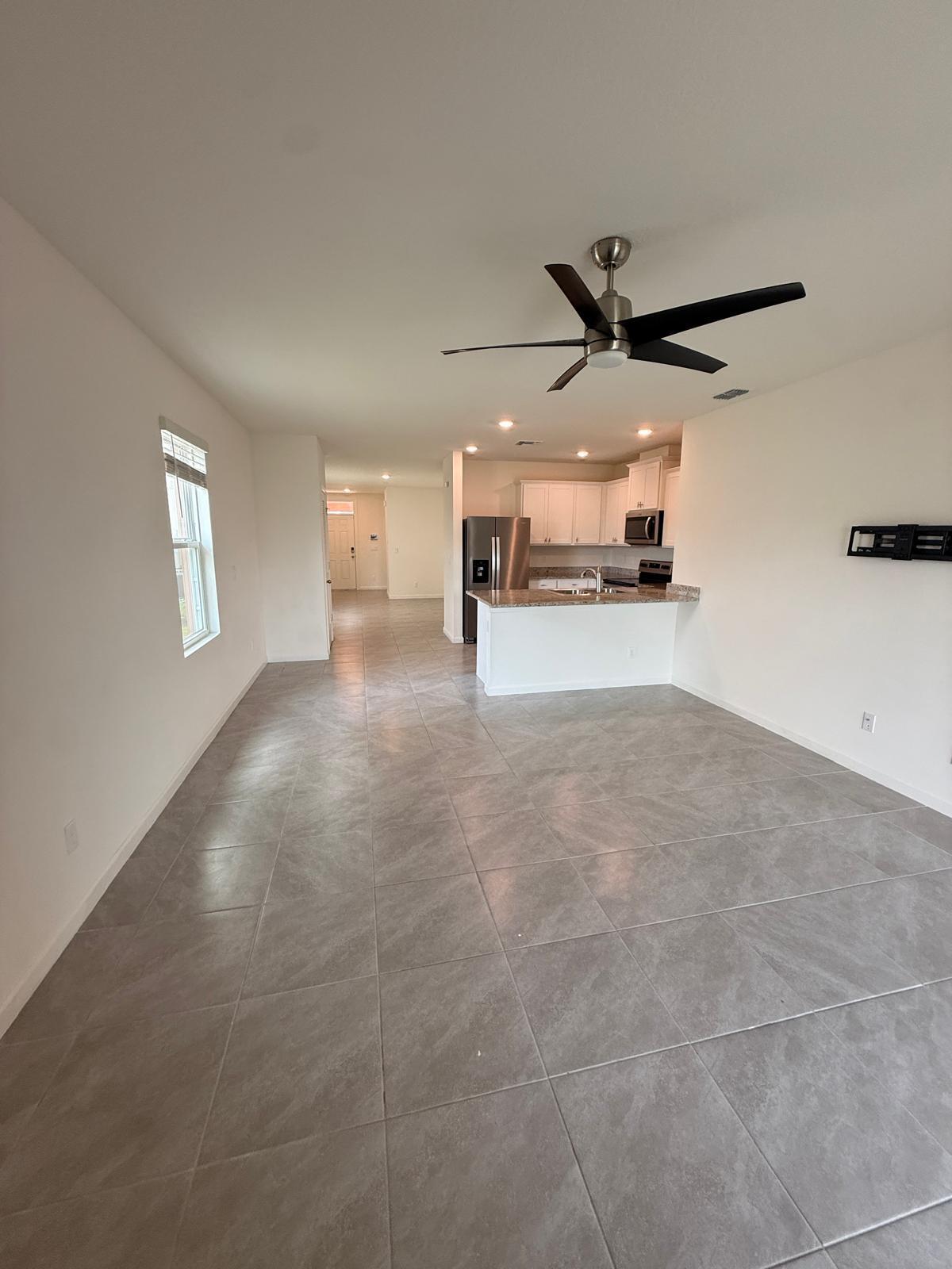 VERANO SOUTH PUD 1 - POD G - PLAT NO. 1 - Residential Lease