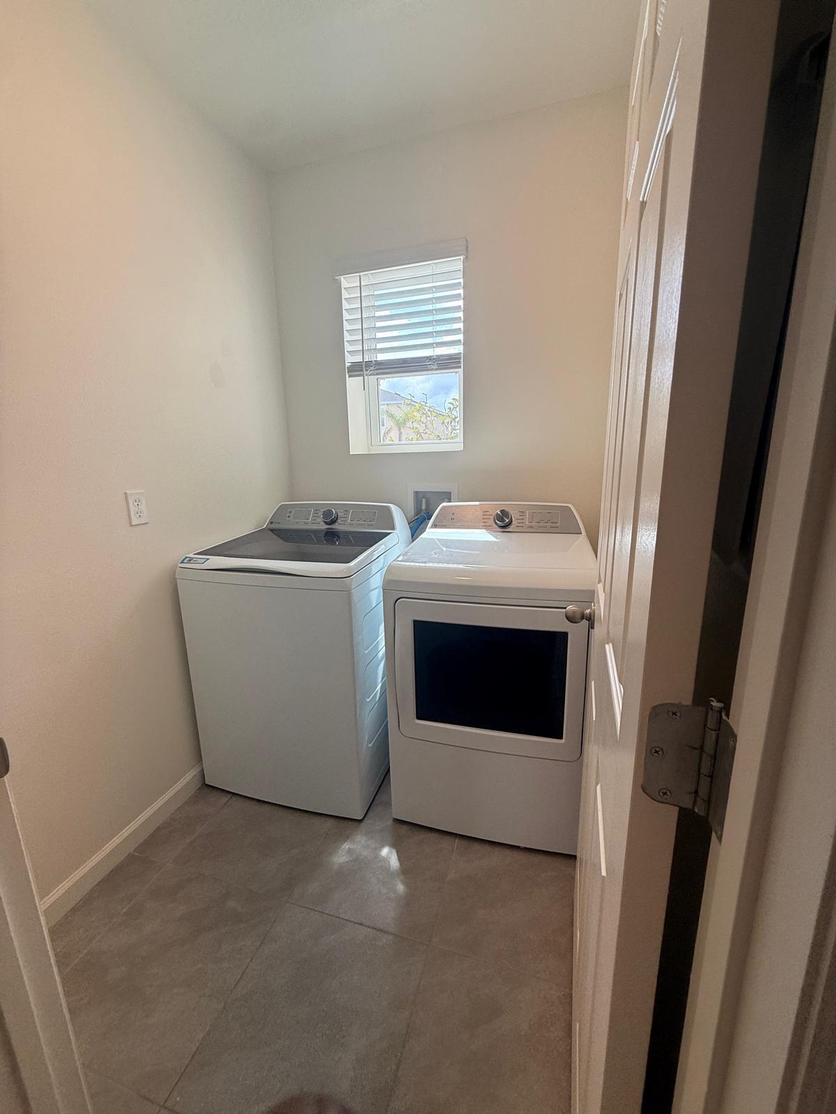 VERANO SOUTH PUD 1 - POD G - PLAT NO. 1 - Residential Lease