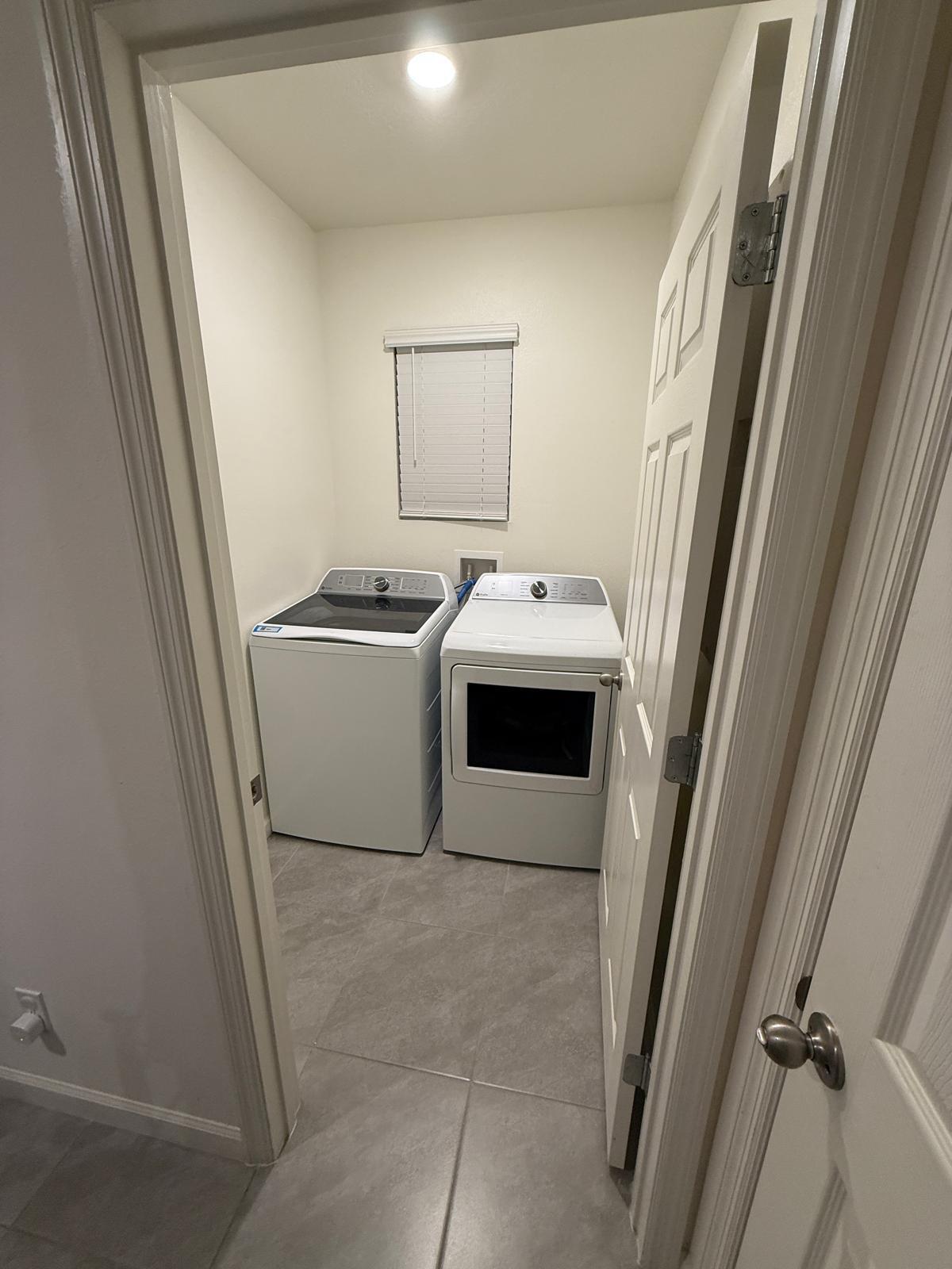 VERANO SOUTH PUD 1 - POD G - PLAT NO. 1 - Residential Lease