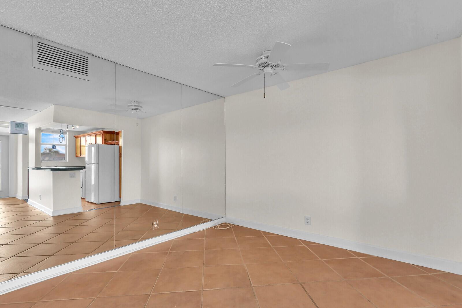 PARADISE VILLAS CONDO - Residential Lease