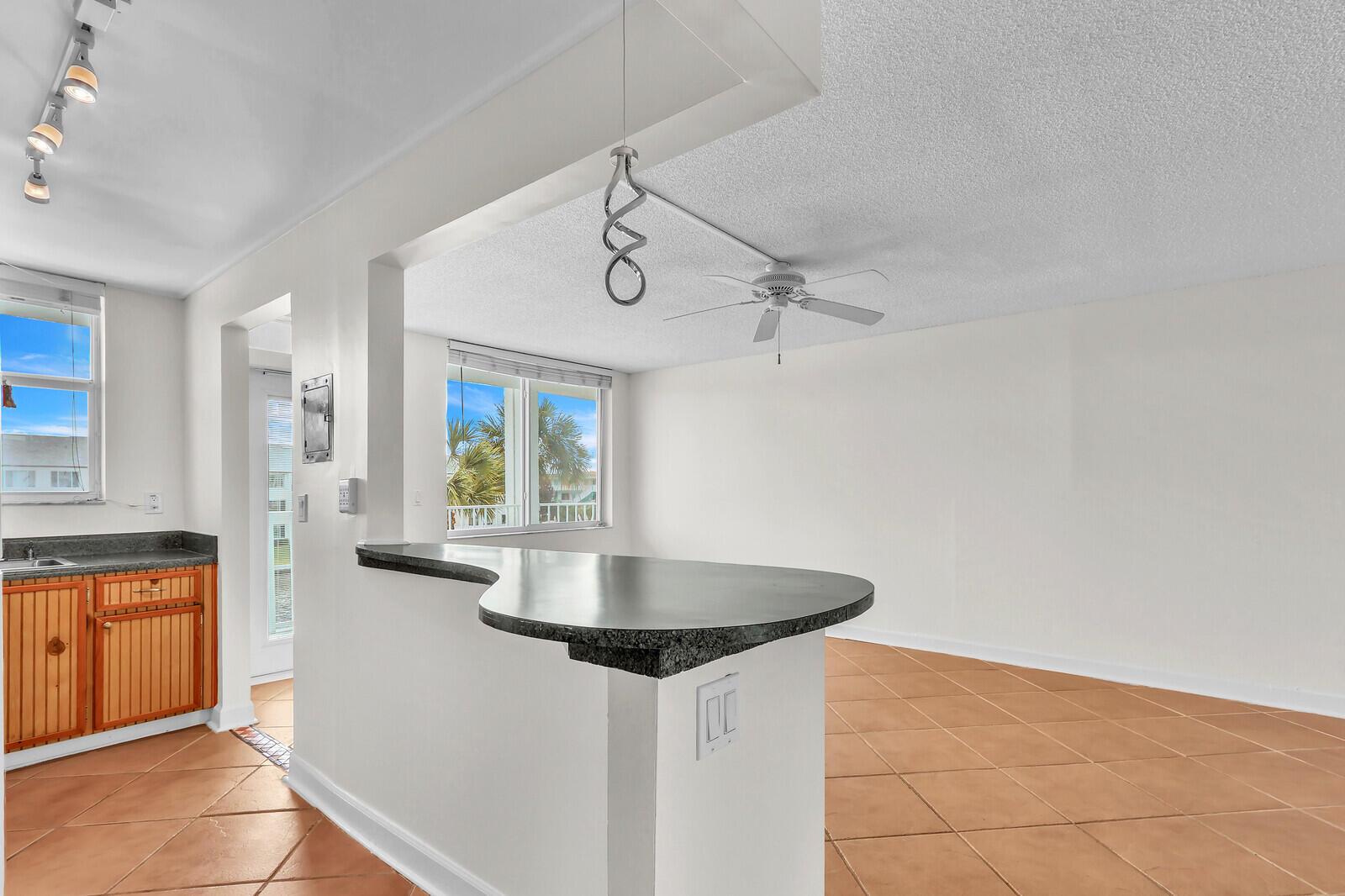 PARADISE VILLAS CONDO - Residential Lease