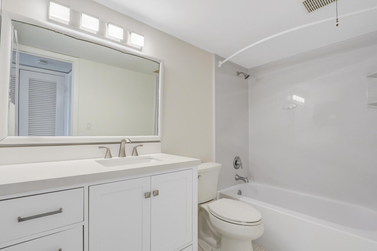 PARADISE VILLAS CONDO - Residential Lease