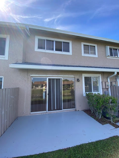 2217 W Discovery Cir Circle W