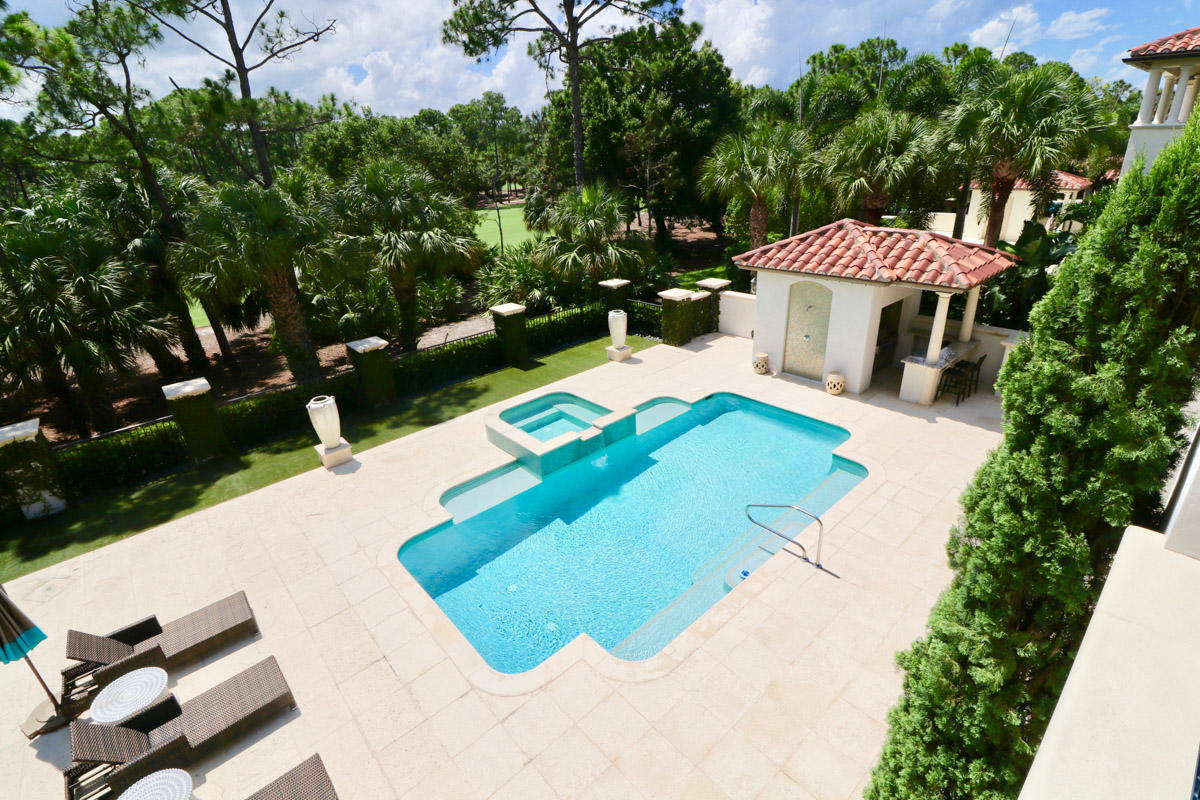 Trump National Golf Club, - Residential